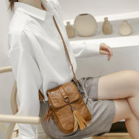 Bolso De Hombro De Cuero PU Con Borla Moda Para Mujer Bolsa Bandolera Casual Con Bolsillo Para Teléfono Móvil - details 6