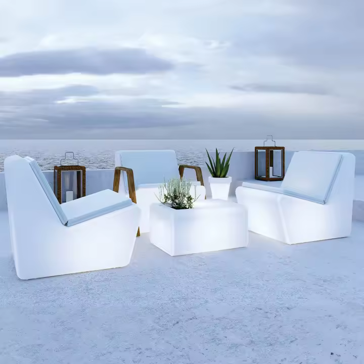 Newgarden - TARIDA Silla de Exterior con o sin Luz LED y Carga Solar o Batería y Muy Resistente para Exterior e Interior. Varios Acabados. Incluye Reposabrazos. Asiento Hecho de Polietileno en España - 1
