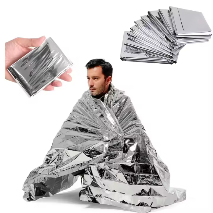 Manta Térmica De Mylar De Emergencia Impermeable Retiene Calor Corporal Ideal Para Kit De Primeros Auxilios Y Desastres Naturales 51.18 X 82.67 - 1