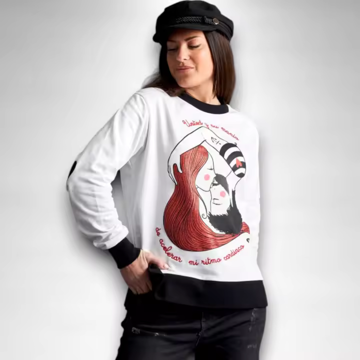 Sudadera Revés Anabel Lee - Blanca con Ribetes Negros, Corazones y Mensaje Bordado - 1