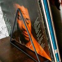Estante De Almacenamiento Para Libros Y Revistas En Negro Organizador De Escritorio Para Estudiantes Y Vinyl Records Soporte De Acero Para Revistas Y Magazines - details 1