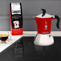 Bialetti Cafetera de Inducción Fiammetta Italiana - Moka de Inducción distintos tamaños 2 y 4 Tazas, Cafetera de Aluminio y Acero de Alta Calidad color Rojo, Negro y Gris para uso en Cocina - details 0