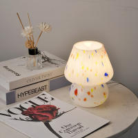 Lámpara De Mesa Pequeña Y Exquisita Con Decoración De Hongos Diseñadora Italiana Vintage Luz Ambiental Para Dormitorio Lámpara De Vidrio Para Escritorio Y Bajera - details 3