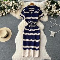 Vestido Midi De Playa Con Estampado De Rayas Y Cuello En V De Moda Para Mujer Vestido Bodycon Con Salto Hollow out Manga Corta Ajustado - details 3