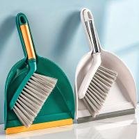 Juego De Escoba De Escritorio Compacto Duradero De Plástico Para El Hogar Fácil De Almacenar Y Usar Incluye Escoba Y Escobita Color Sencillo Blanco Y Verde Oscuro - details 1