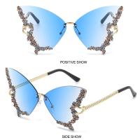 Gafas De Sol Vintage Para Mujer Con Diamantes Y Mariposa Lentes Plateados Gafas De Moda Bling Oversize Unisex - details 15
