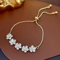 Pulsera De Moda Para Mujeres Con Diamantes Ajustable En Color Oro Con Encanto De Estrella Y Flor Joyería De Boda - details 5