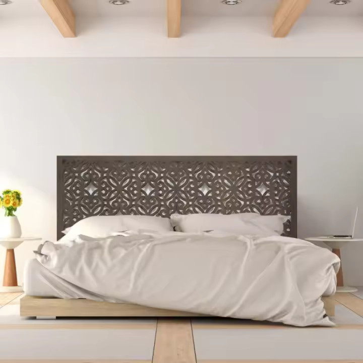 Cabecero de Cama en Madera Calada, para Cama de Matrimonio o Juvenil. Varios tamaños y Colores Disponibles. Decorado a Mano. Modelo SURAT - 1