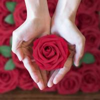 25pcs Rosas Artificiales Rojas Con Tallo Para Decoración De Bodas Y Fiestas De San Valentín Flores Artificial PE Para DIY - details 10