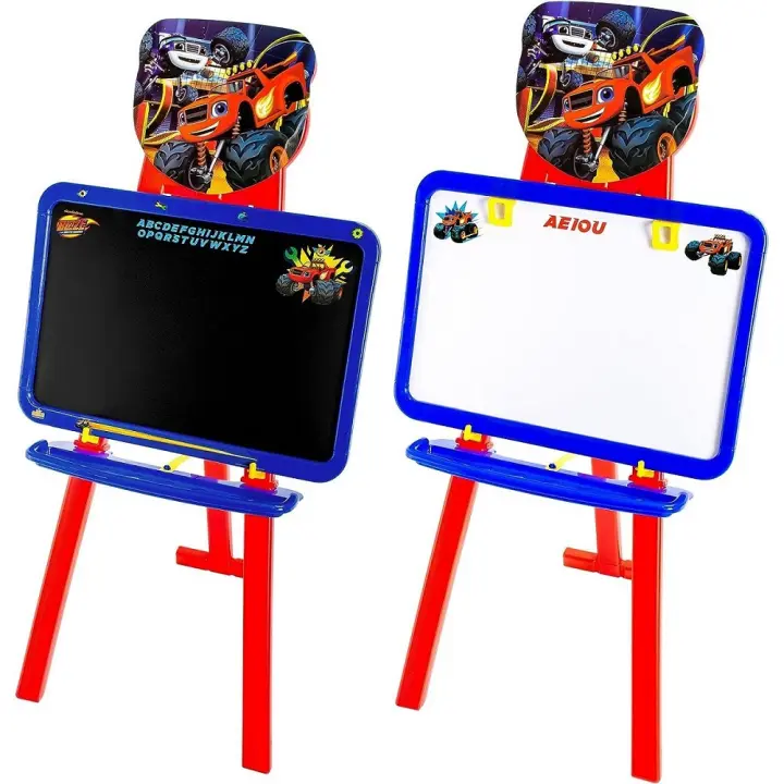 Pizarra infantil de 3 patas, de plástico, doble cara, con diseños exclusivos de Blaze and The Monster Machine(2149-7485-9454)Una cara para pintar con rotulador y la otra con tiza. Repisa para accesorios.De acuerdo a la normativa CE. +3 años - 1