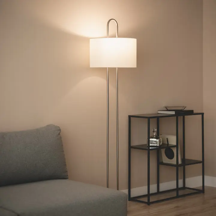 LEDKIA LIGHTING - Lámpara de Pie Duque | Metal y Tela | Elegante y Versátil | Ideal para Sala, Dormitorio u Oficina | Apta para Bombilla E27, Blanco, Metal - 1