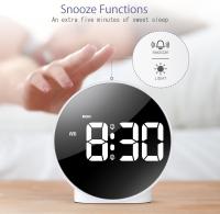 Reloj despertador digital Despertadores junto a la Cama with large curves LED pantalla, Reloj LED power supply por Agua/USB - details 1