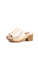 Lyla Wang Sandalias mujer mules con tacón alto y plataforma efecto madera con tachas y plantilla acolchada - details 0