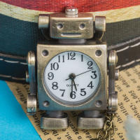 Reloj De Bolsillo Cuarzo Con Dial Redondo Y Números Arábigos En Forma De Robot Vintage Colgante Decorado Con Llavero Para Encanto De Bolsa Para Fiesta Unisex - details 4