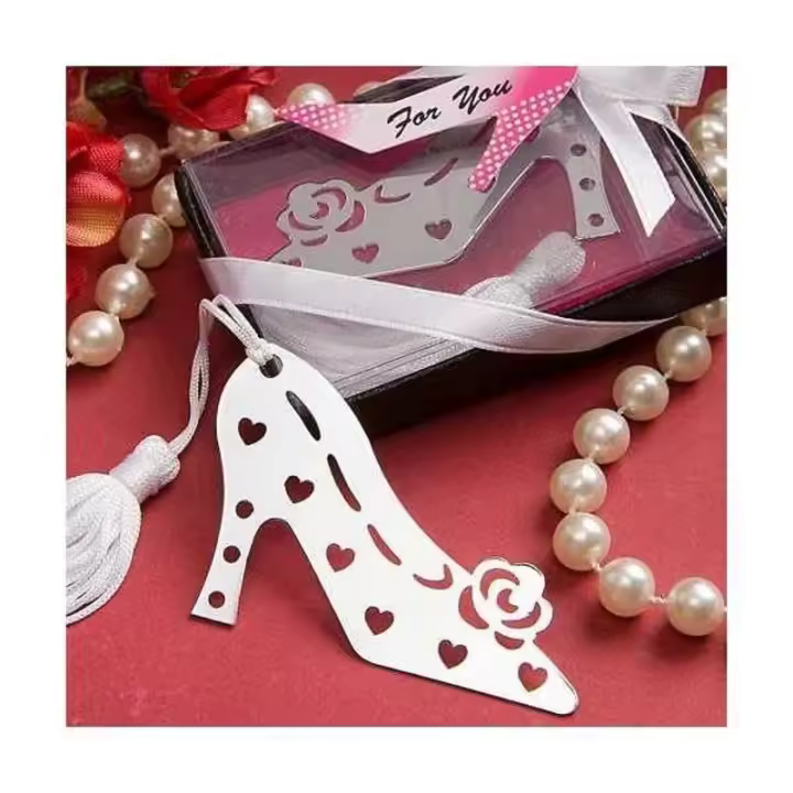 LOTE DE 20 ELEGANTES PUNTO DE LIBRO ZAPATO LOVERS" EN CAJITA - Detalles para Bodas, baratos y originales mujeres - 1