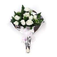 Ramo de Flores Artificiales de Tela para Cementerio arcoirsl - Composición de rosas blancas - Medidas 55×40 cm - Ideal para Todos los Santos - Resistente a Intemperie y Duradero - Disponible con Envoltorio en Varios Colores - details 0