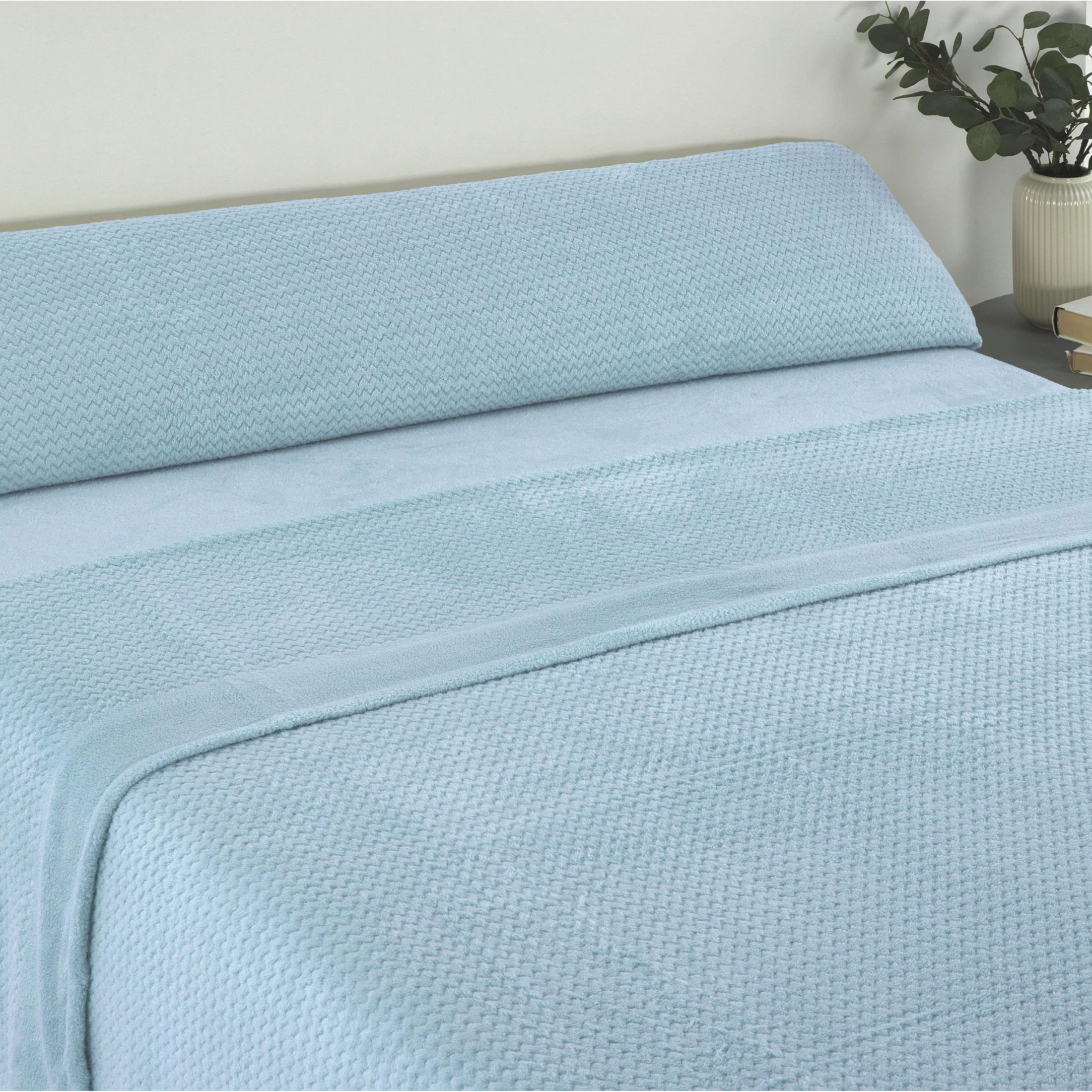 Juego de Sábanas Coralina Design - Colección Invierno - Disponible en Azul, Beige y Gris y en medidas para camas de 90cm, 105cm, 135cm, 150cm y 180cm - Donegal Collections