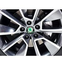 Banner - Embellecedor Para Llanta Compatible Con Skoda 56 Mm (4 Uds) verde