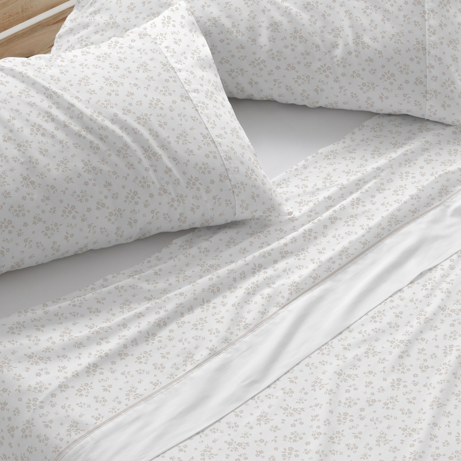 Juego de Sábanas Floral Greige Tacto Suave | Planchado Fácil | 5 Medidas Disponibles | Ideal Para Todo el Año