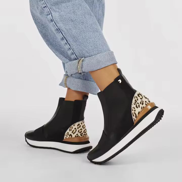 Gioseppo Zapatilla Negras Estilo Botín Chelsea con Detalles de Animal Print para Mujer LUNNER - Sorprendente Modelo - 1