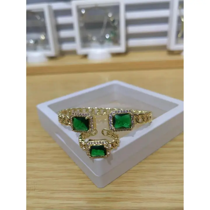 Pulsera de metal de moda con piedras preciosas rojas esmeralda cuadrada, pulsera de oro con textura premium retro - 1