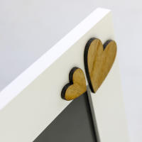 Marco de Sobremesa Zep en Madera Blanca con Escritura y Decoración en Relieve en Forma de Corazón para Fotografías 10x15 - details 11