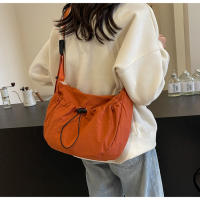 Bolso De Hombro De Nylon Nueva Diseño En Niche Color Sólido Con Pliegues Bolso Cruzado Versátil Para Uso Casual En Clase Y Comuting - details 19