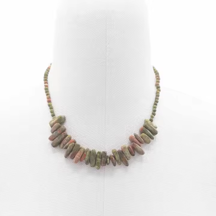 Viva Esencia – Collar largo con cuentas irregulares de Ágata Musgo natural | Hecho a mano | Conexión espiritual y equilibrio interior | Joya energética para meditación, rituales y estilo consciente | 100 % artesanal y único - 1