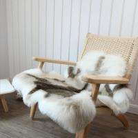 Carpete De Peluche De Reindeer Falso Máquina Lavable Minimalista Moderna Para Dormitorio Alfombra De Suelo Matriz De Animal Falso Manta De Cama - details 0