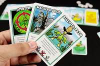 Tiro al pato - versión 2019, divertido juego de cartas familiar y party game en Español, juegos Mercurio - details 1