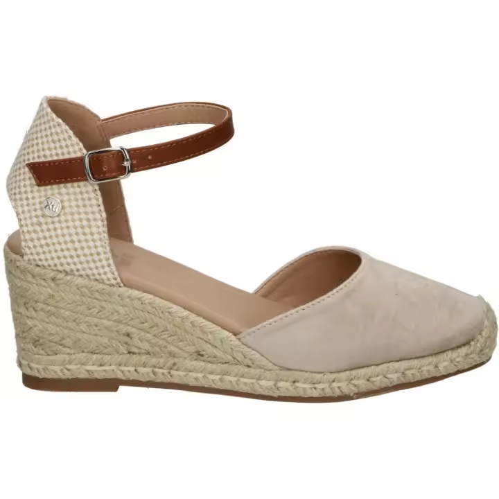 XTI | Sandalias de Cuña XTI para Mujer – Alpargatas con Cuña en Color Beige – Yutes de Cuña con Hebilla – Espadrilles de Estilo Casual – Cuña Media y Cómoda – Versátiles y Combinables – Modelo 140746 - 1