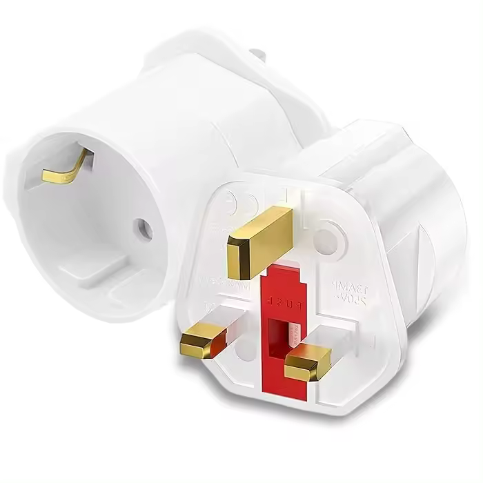 CABLEPELADO Adaptador de Enchufe de Europeo a Enchufe UK, Adaptador Enchufe Viaje, Adaptador Enchufe Español a Ingles UK Inglaterra de Viaje, para Qatar, Irlanda, Maldivas, Escocia, Tipo G, Blanco - 1