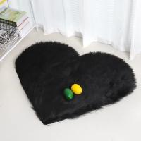 Alfombra De Pelo Falso De Lana Corazón Pequeño Tamaño 30x40cm Para Sofa Y Sala De Estar Decorativa Tapete De Piso Para Dormitorio - details 3
