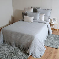 Colcha Bouti Napoli Gris Piedra con Volantes y Cojines Incluidos Miracle Home - Ligero Acolchado Ideal para Primavera y Verano, Disponible en Colores Crudo, Beige, Verde, Rosa y Gris - Medidas para Cama 90-180 cm - details 6