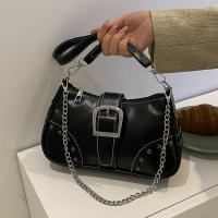 Bolso De Hombro Para Mujer Moda Con Adorno De Cadena Estilo Cool Negro Bolso De Axila De Motociclista Calidad Superior Para Damas Y Niñas - details 2