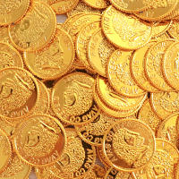 100pcs Fichas De Poker De Casino Doradas Plásticas Juego De Tesoro Español Monedas De Juego No Moneda Real Originales De China - details 4
