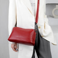 Nueva Moda Bolso De Hombro Para Mujer En Cuero PU Diseñador Marca De Lujo Bolsos De Mujer Estilo Messenger Versátil Tapa Con Cierre De Cremallera Y Hebilla - details 8