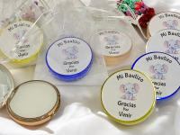 Lote 10 Bálsamos Labiales con espejo y aroma a Vainilla en bolsa de regalo de organza - Regalos para Invitados de Bautizo - details 5