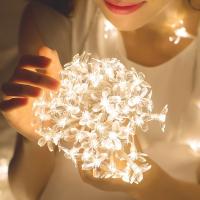 Guirnalda de luces LED solares navideñas con forma de flor, IP65, color blanco cálido, ideal para decoración de bodas, fiestas y jardines. - details 1