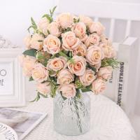 Bouquet De Rosas Artificiales En Seda Hojas De Flor Falsa Para Vaso Decoración De Mesa Para Fiesta Boda Día De San Valentín Regalo Decoración De Hogar - details 5