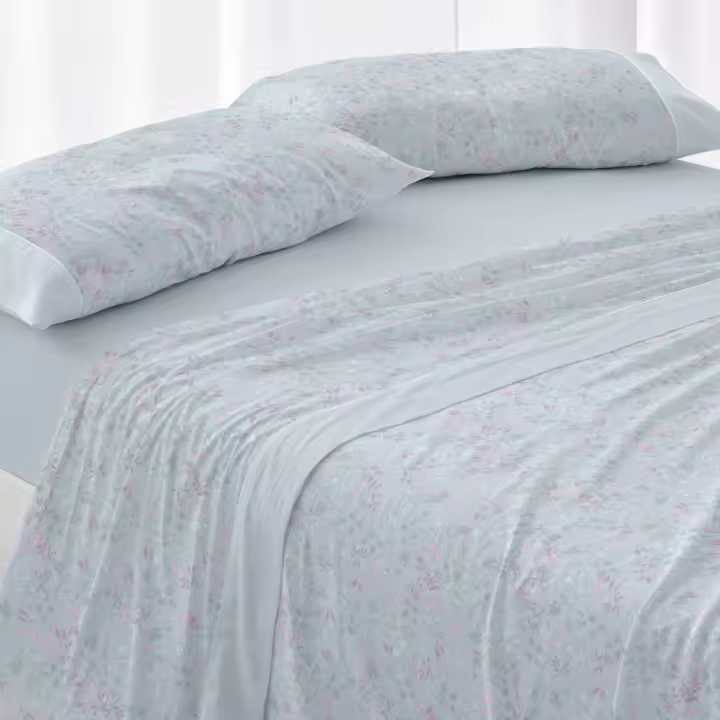 Juego sábanas Diseño 623. BURRITO BLANCO. Incluye sábana encimera, bajera y 1/2 fundas de almohadas. Estilo provenzal con ramas y hojas silvestres.Disponible en color  Azul y menta. 100% Algodón. Tamaños 90, 105, 135, 150-160 y 180cm - 1
