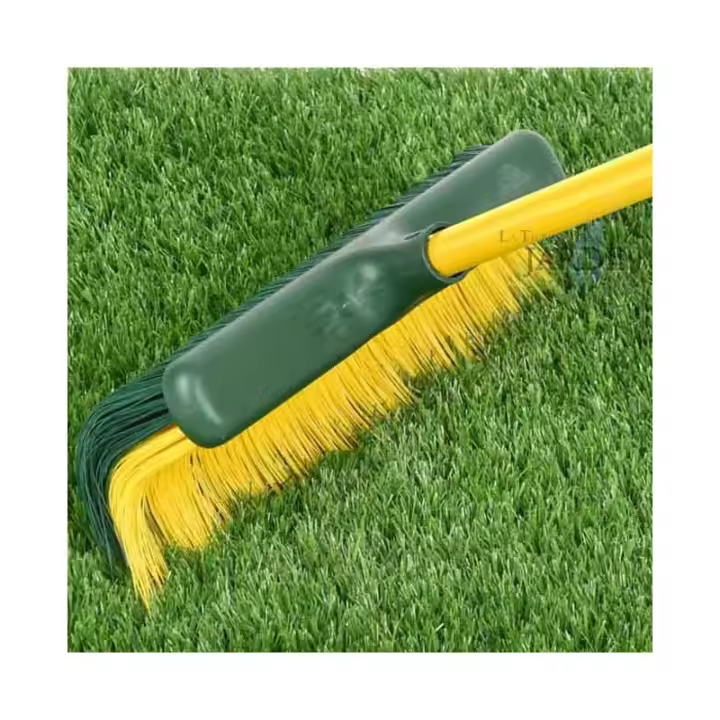 Suinga Cepillo + Mango Extensible para Limpieza de Césped Artificial - Ancho de Cerdas 25 Cm - 1