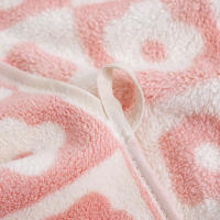 Toalla De Baño Coral De Microfibra 70x140cm Con Patrón De Flores Para El Cuerpo Secado Rápido Toalla De Gym Deportiva Para Ducha Y Robe - details 7