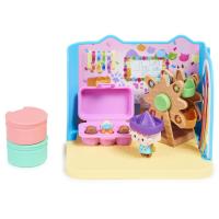 SPIN MASTER - LA CASA DE MUÑECAS DE GABBY - SALA DE MANUALIDADES BEBÉ BOX - Sala de La Casa de Muñecas de Gabby con 1 Figura de Bebé Box, 2 Accesorios, 2 Caja Sorpresa y 2 Muebles -6064151- Juguetes Niños +3 años - details 1