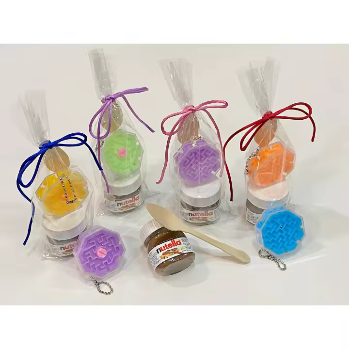 Lote de 10 llaveros laberinto y tarritos de Nutella con cuchara de madera en bolsa de regalo - regalos para niños, bodas, comuniones y cumpleaños - 1
