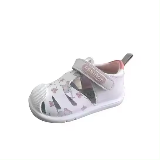 Sandalia respetuosa barefoot Titanitos Bioelastic Elefantín Blanco primeros pasos.Piso súper flexible para que nuestros bebés tengan una pisada natural al caminar como lo harían si fueran descalzos, vital para el correcto desarrollo motor y cerebral. - 1