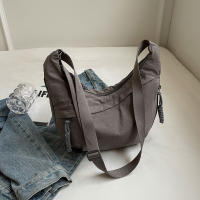 Bolso De La Mujer Estiloso De Forma Dumpling Con Múltiples Bolsillos Y Correa Ajustable Gran Capacidad Bolso De Hombro De Moda Para Viajes Al Aire Libre - details 1
