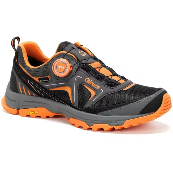 Calzado Outdoor marca Chiruca modelo 4495208 para hombre en color gris - 1