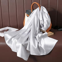 Pañuelo De Seda Lujoso Para Mujer En Color Sólido Moda Comodidad Y Versatilidad Shawl Muffler Neckerchief Bandanna Para Exterior - details 24
