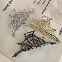 Pinza Para El Pelo De Halloween Con Diseño De Red De Araña Y Pez Grande Accesorio Creativo De Metal Aleación Para Mujer - details 2